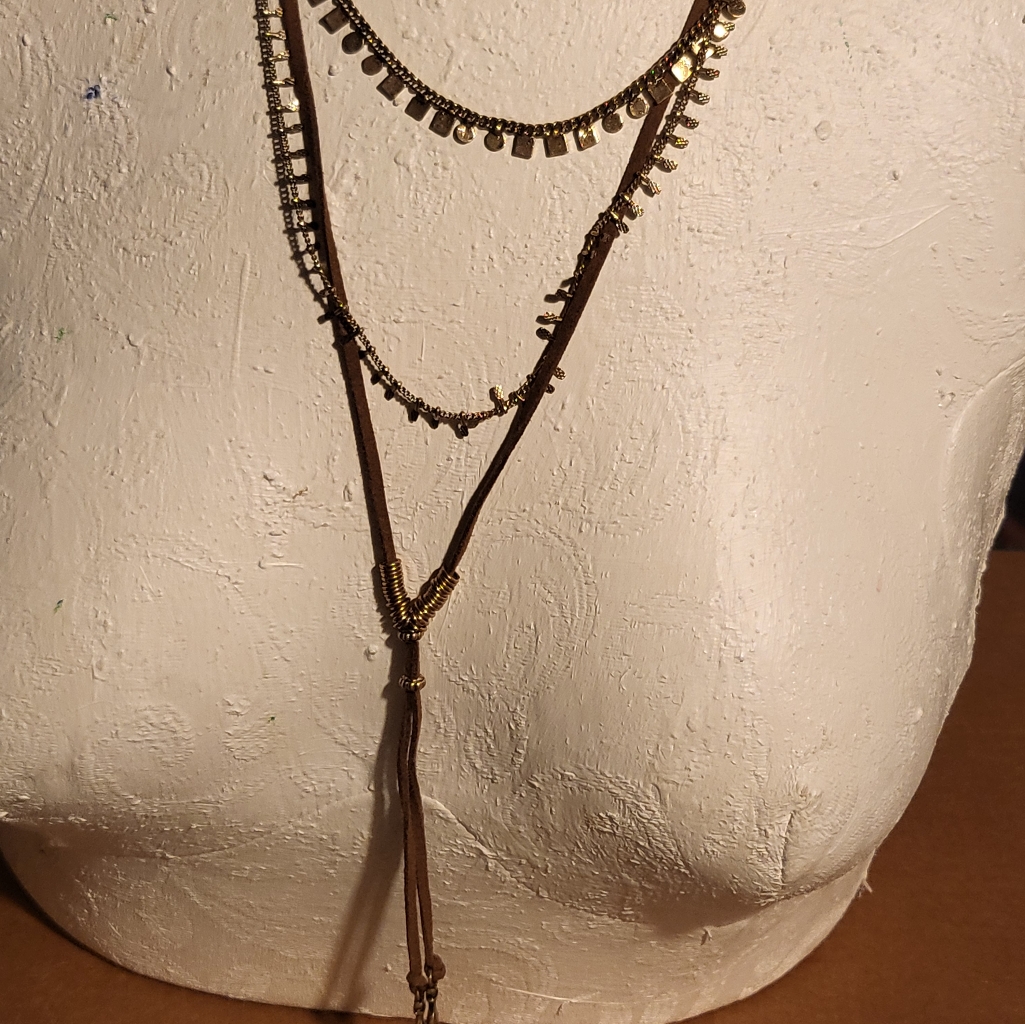 Nwt CriwnIvy Gold And Brown Suede Layered Necklace 17$